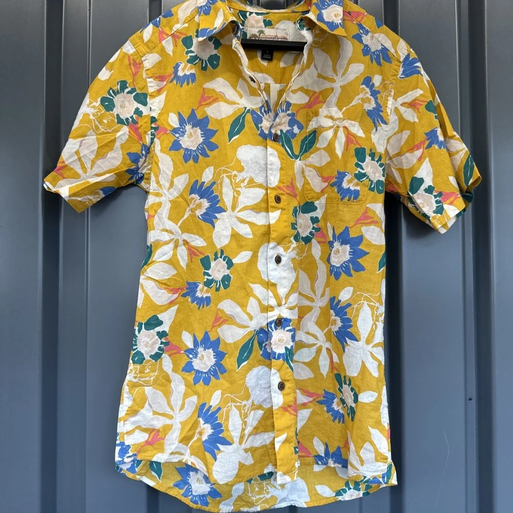 Pataloha Hawaiian Shirt Small Mens Floral Short Sleeve Button Up Patagonia Green